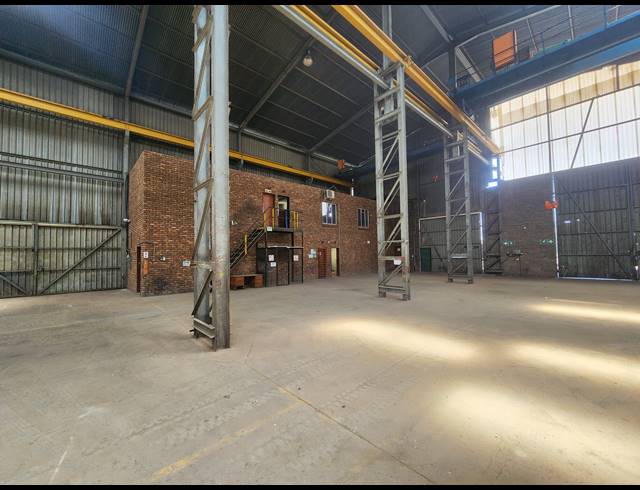 2,400M² WAREHOUSE TO LET IN WADEVILLE